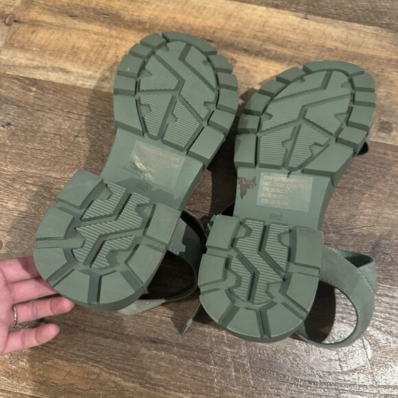 NWT Torrid Olive Green Lug Outsole Heel Sandals Chunky Platform Y2K 12 WW Buckle - Picture 5 of 7
